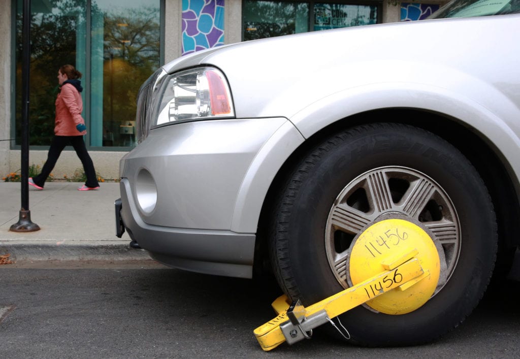 booting device for cars